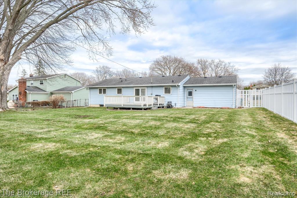 418 Windmill Point Drive, Flushing, MI 48433 — Photo 5