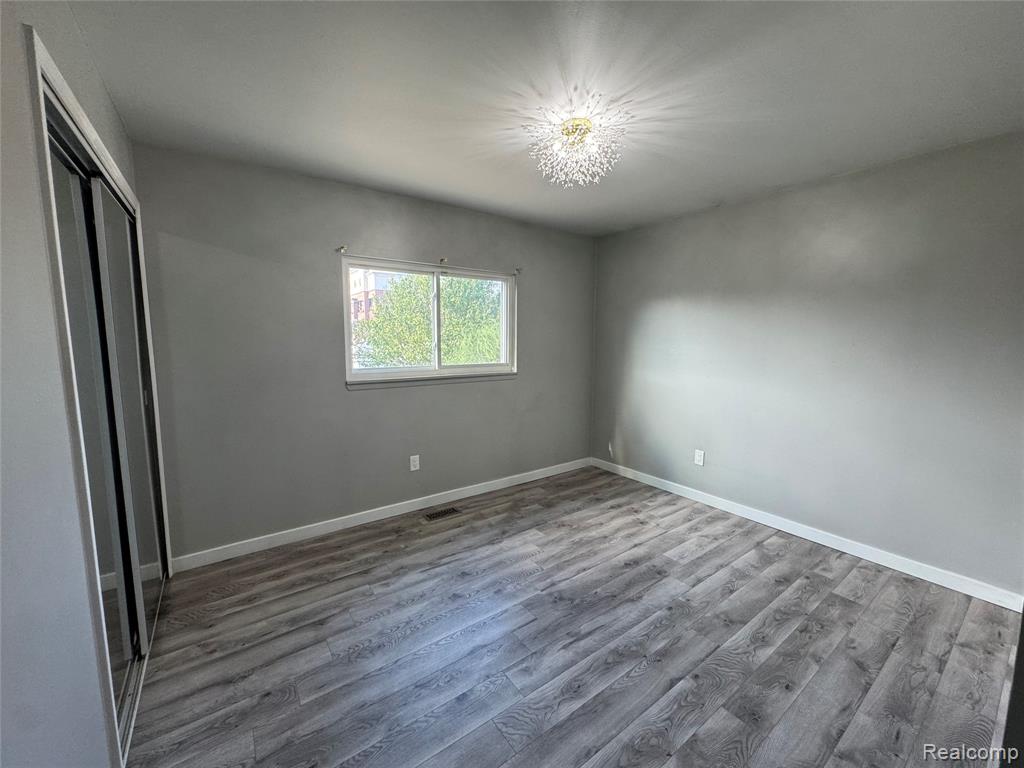 43005 FREEPORT Drive, Sterling Heights, MI 48313 — Photo 11