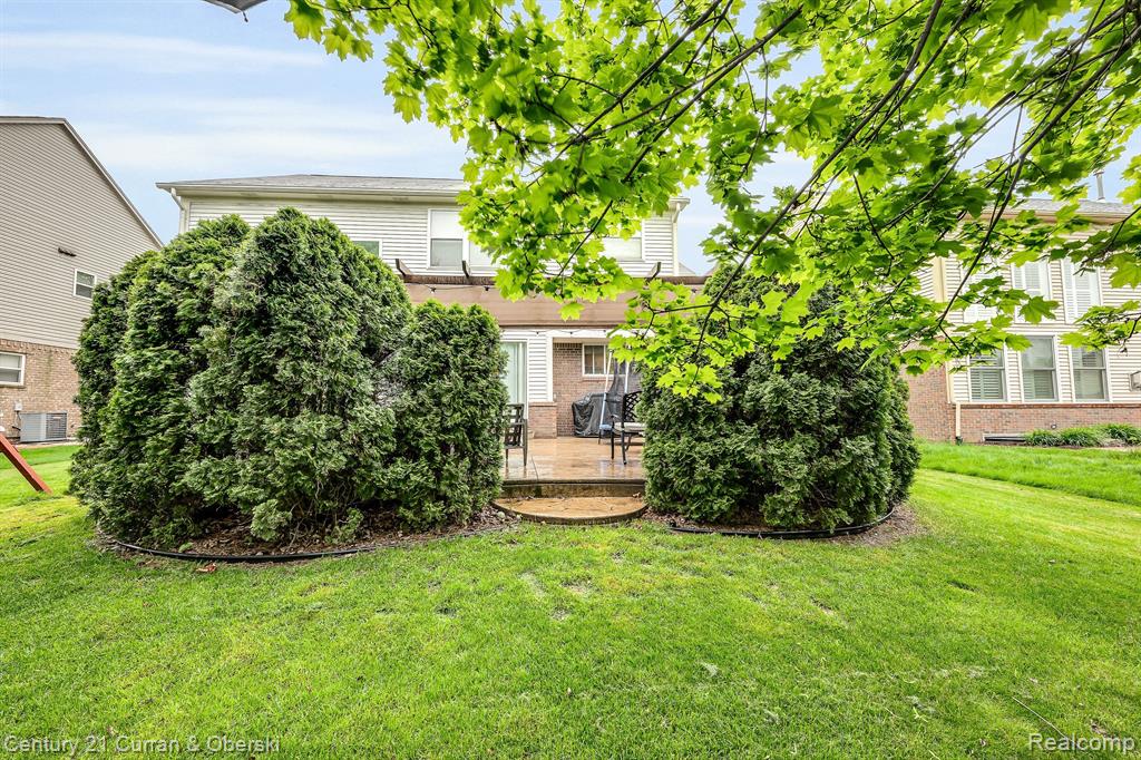 49294 SAINT NICHOLAS, Shelby, MI 48317 — Photo 32