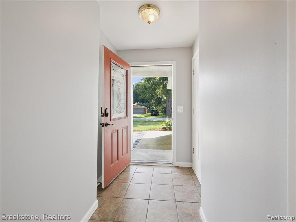 771 Gertrude Road, Waterford, MI 48328 — Photo 5