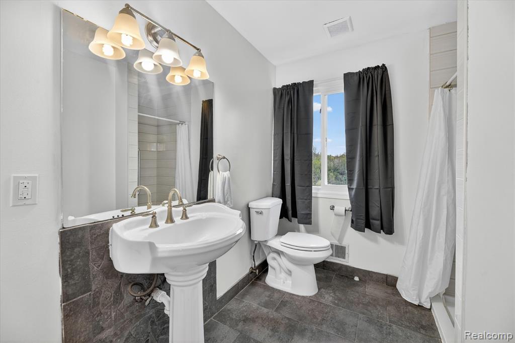 11280 Hegel Road, Goodrich Vlg, MI — Photo 24