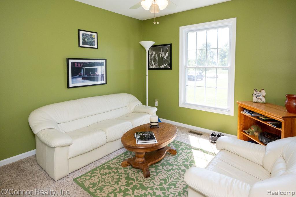 8552 Rynn Road, Avoca, MI 48006 — Photo 9