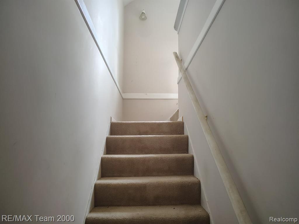 18330 Warwick Street, Detroit, MI 48219 — Photo 18