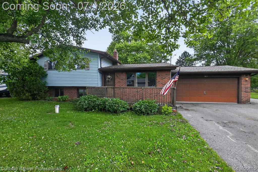 5410 Mancelona Drive, Grand Blanc, MI 48439 — front exterior