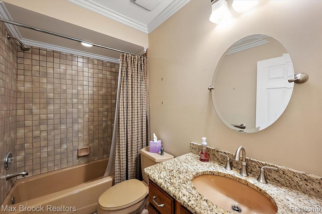 888 Tartan Trail, Bloomfield Hills, MI 48304 — Photo 28