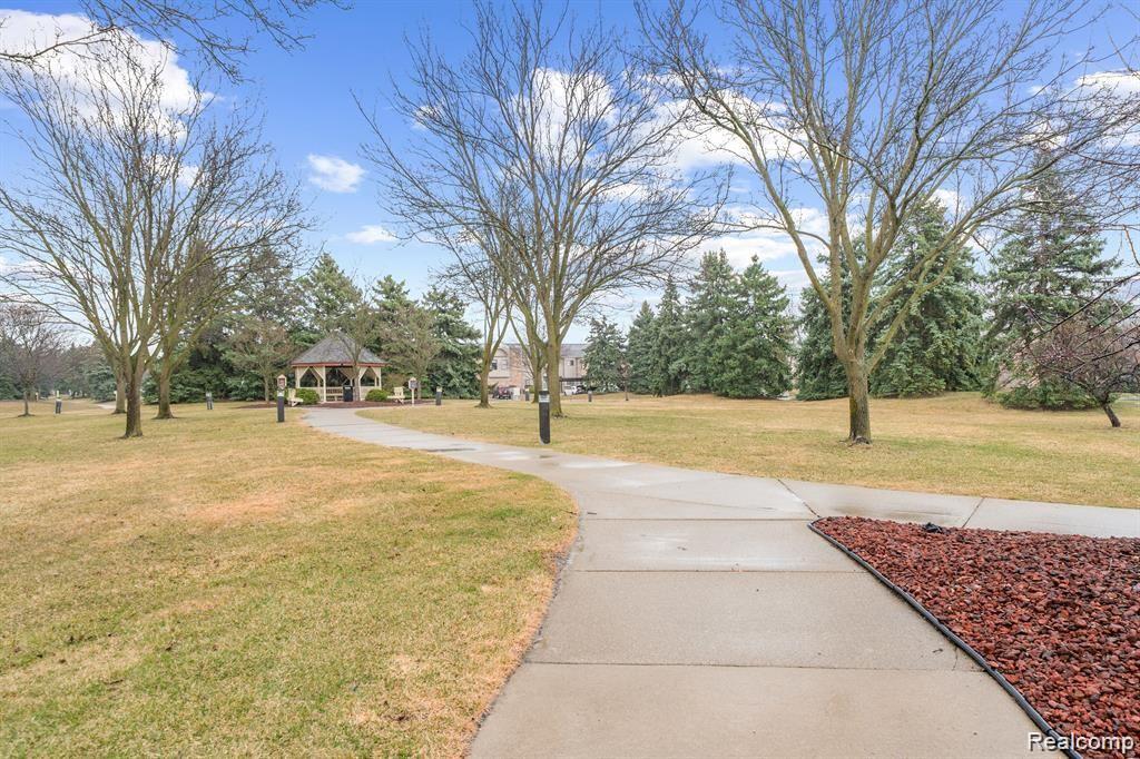 42601 LILLEY POINTE Drive, Canton, MI 48187 — Photo 18