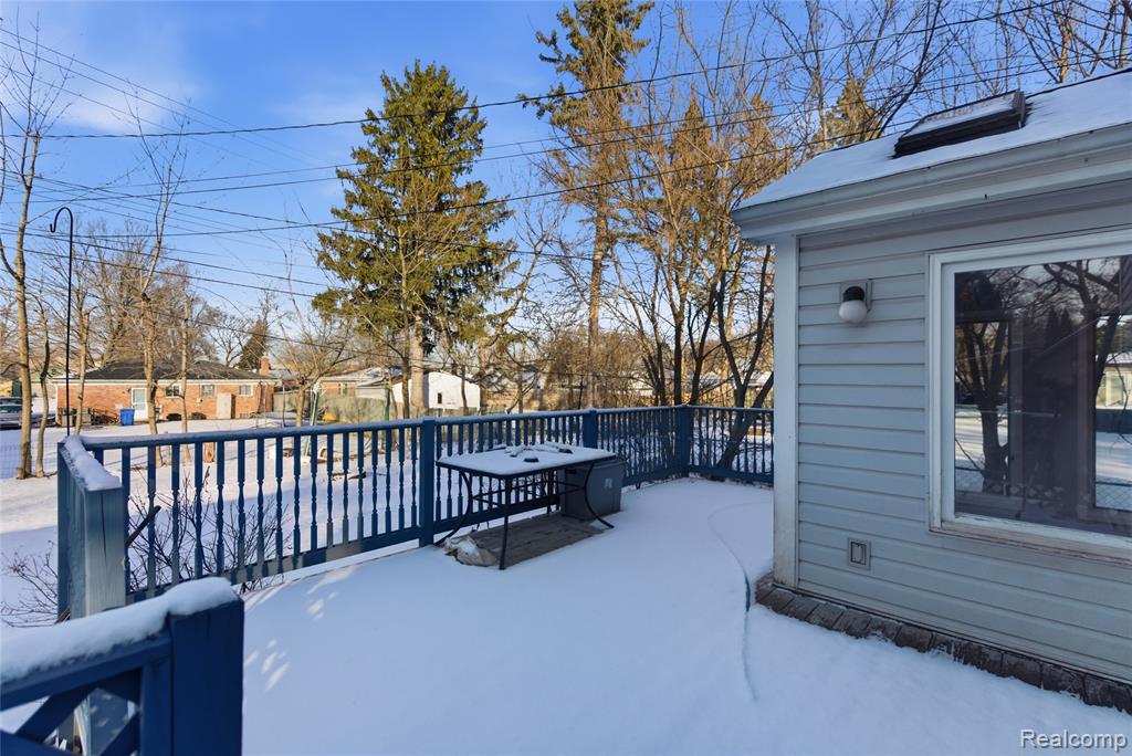 5654 Rowley Boulevard, Waterford, MI 48329 — Photo 35