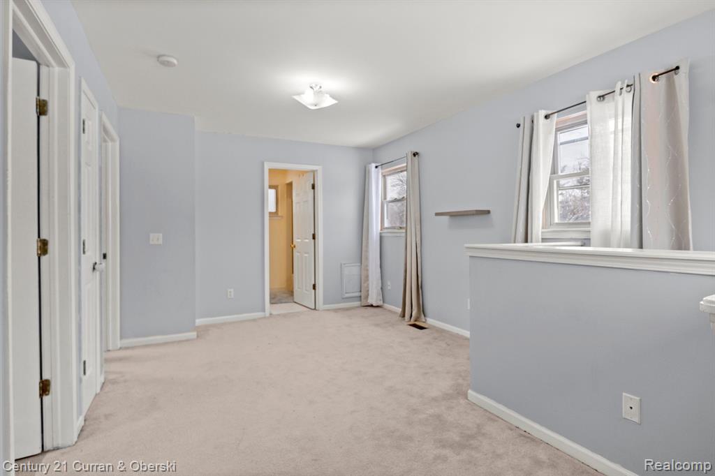 8054 ROBINDALE Avenue, Dearborn Heights, MI 48127 — Photo 19
