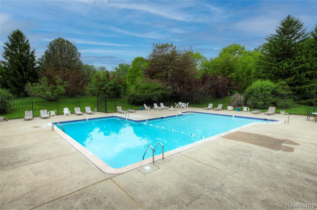 671 Watersedge Drive, Ann Arbor, MI 48105 — Photo 28