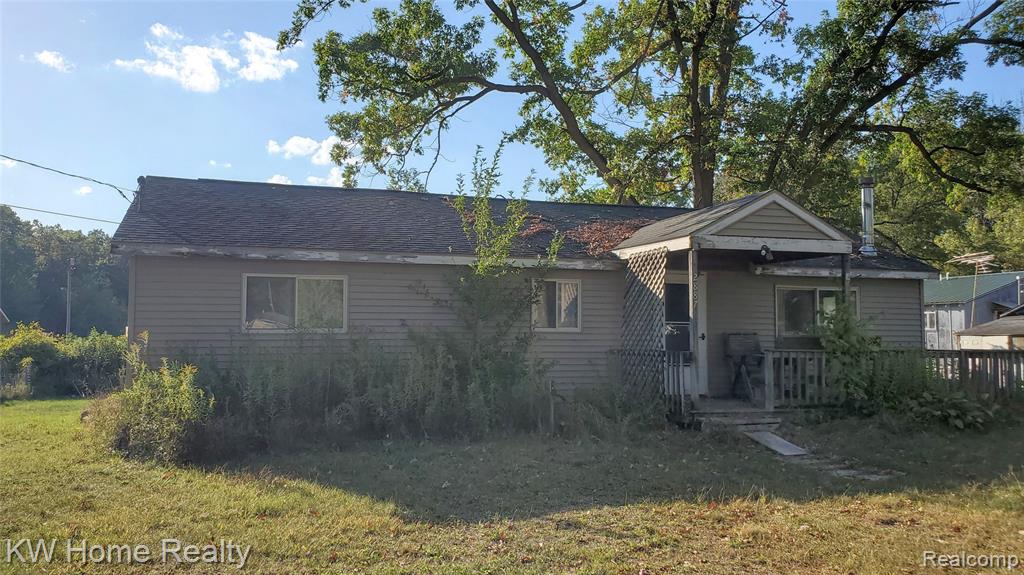 2887 Ivan, Harrison, MI 48625 — Photo 2