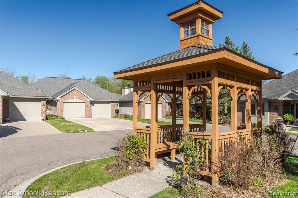 21394 Magnolia Court, 7, Farmington Hills, MI 48336 — Photo 21