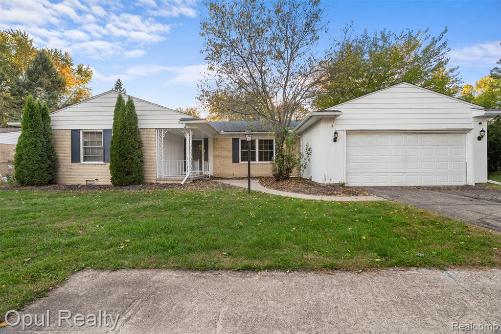 23949 Meadowbrook Road, Novi, MI