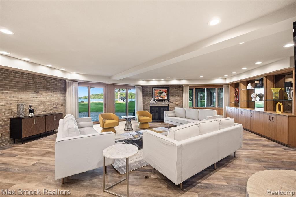 3333 W Shore Drive, Orchard Lake Village, MI 48324 — Photo 53