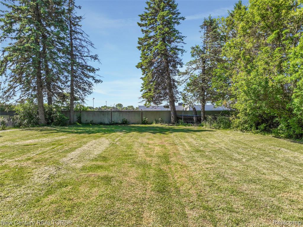 5933 Dwight Avenue, Waterford, MI 48327 — Photo 22