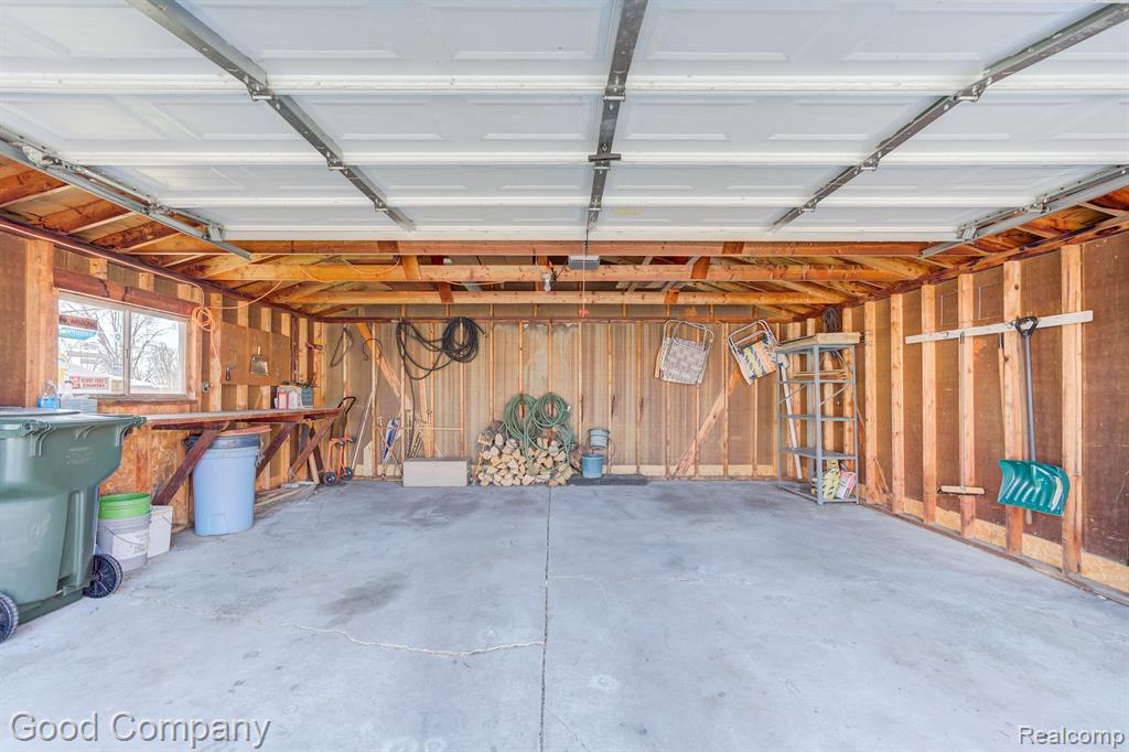 9074 SHANNON Drive, Sterling Heights, MI 48314 — Photo 33