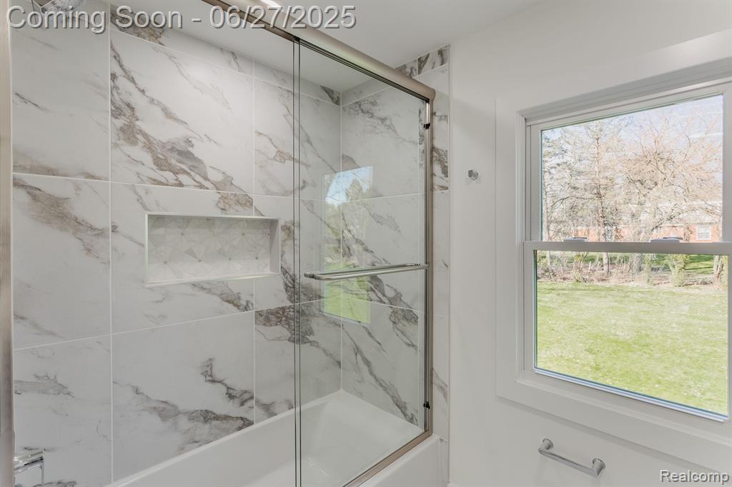 4054 ANTIQUE Lane, Bloomfield Hills, MI 48302 — Photo 20