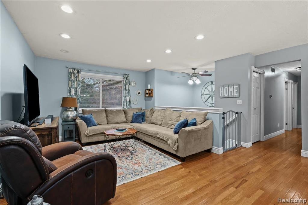 6330 Riverdale Road, Whitmore Lake, MI 48189 — Photo 4