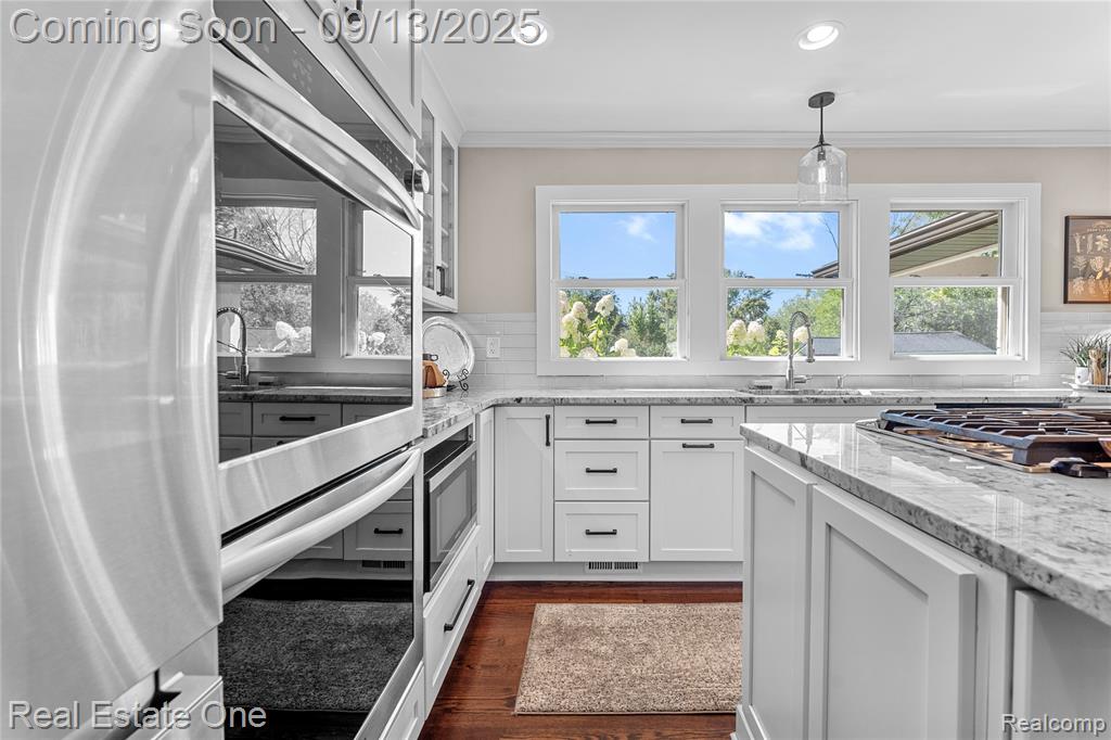 9175 Byromar Lane, Grosse Ile, MI 48138 — Photo 12