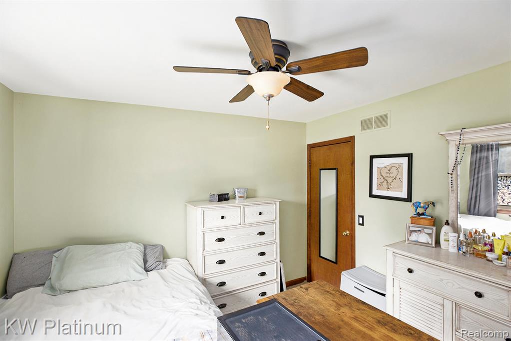 8125 Ogden Drive, Sterling Heights, MI 48314 — Photo 11