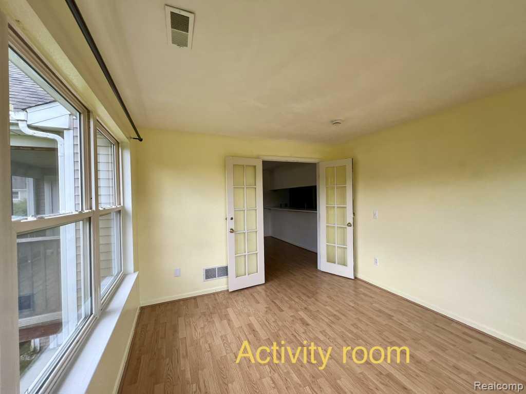 1245 Heatherwood Lane, Ann Arbor, MI 48108 — Photo 18