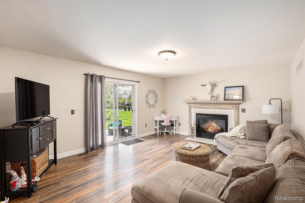 778 WOODLEIGH Way, Oxford, MI 48371 — Photo 12