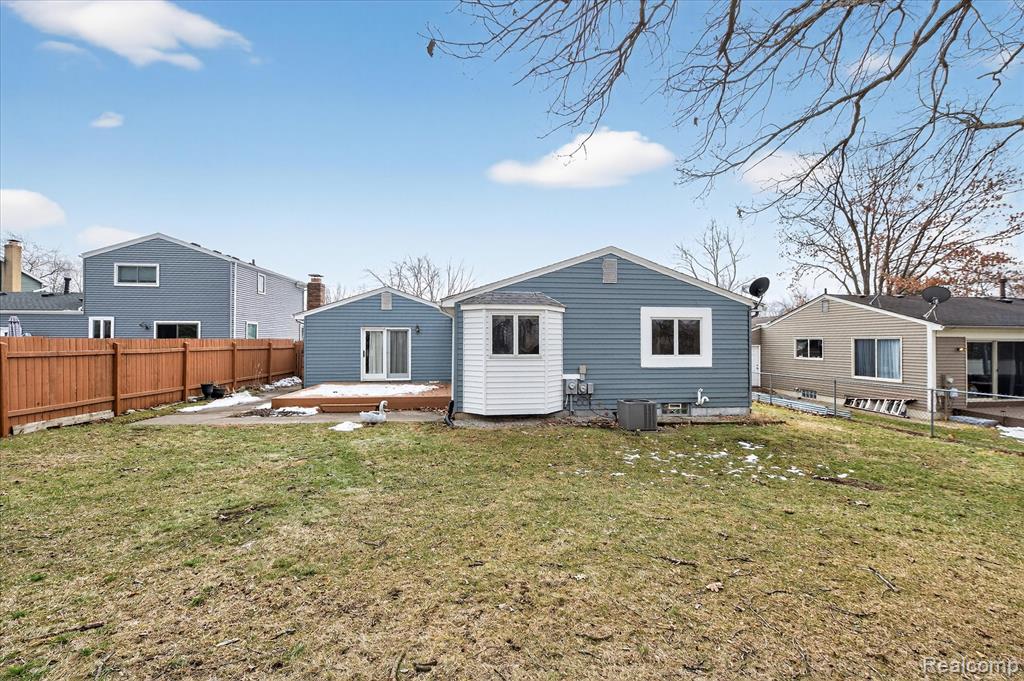 751 Norchester Street, South Lyon, MI 48178 — Photo 25