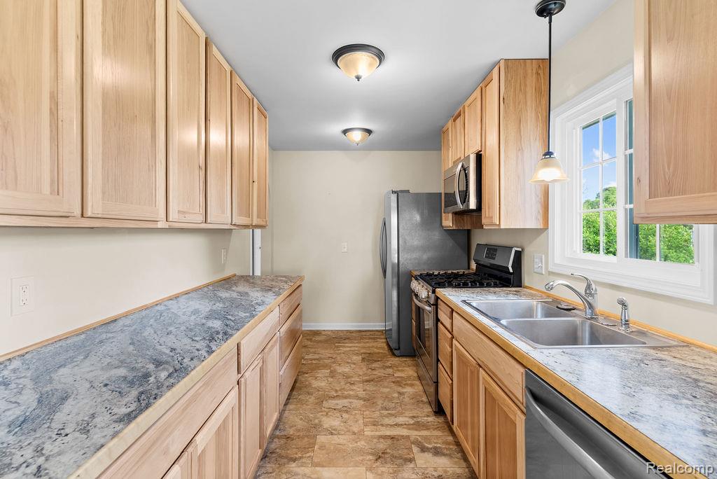 7287 Ray Road, Swartz Creek, MI 48473 — Photo 10