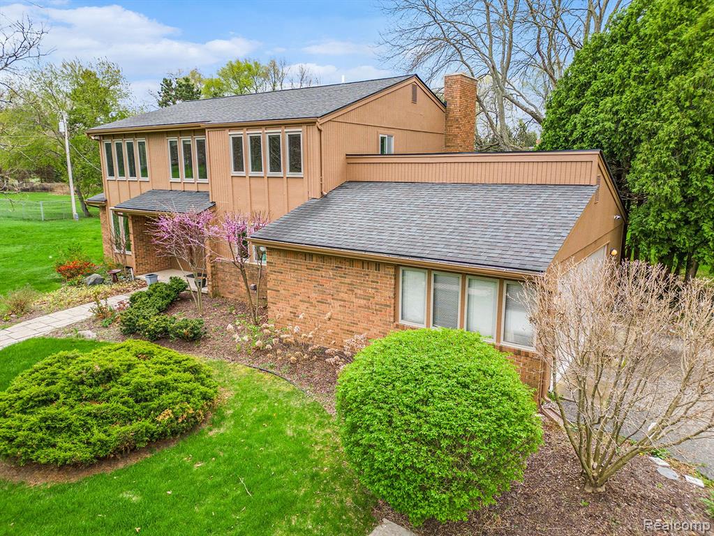 8165 Holcomb Road, Clarkston, MI 48348 — Photo 40