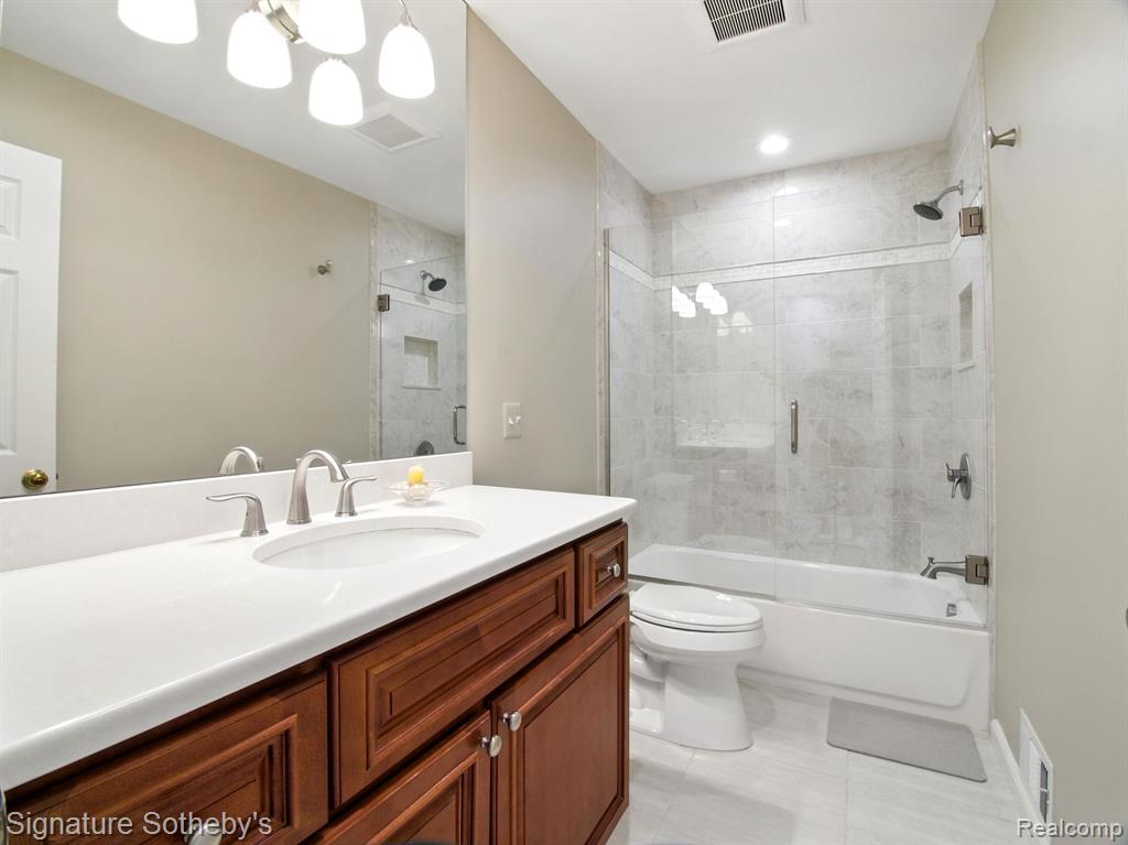 32326 Spruce Lane, Beverly Hills, MI 48025 — Photo 23