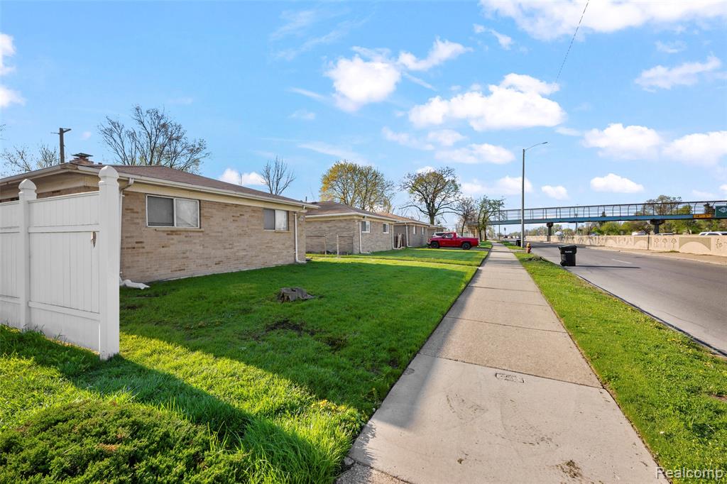 7452/7454 Southfield Road, Detroit, MI 48228 — Photo 7