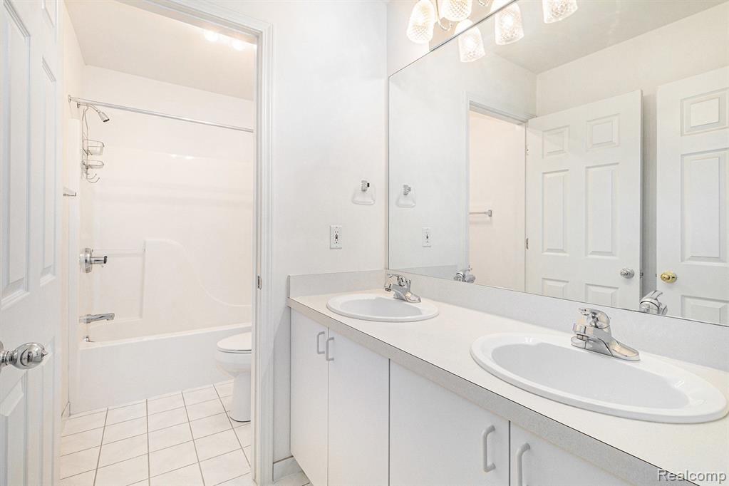 8805 Pebble Creek Drive, Pinckney, MI 48169 — Photo 25