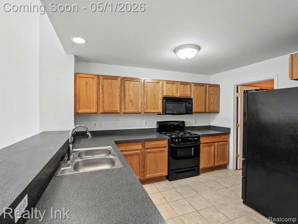 25419 Bohn Court, Flat Rock, MI 48134 — Photo 4