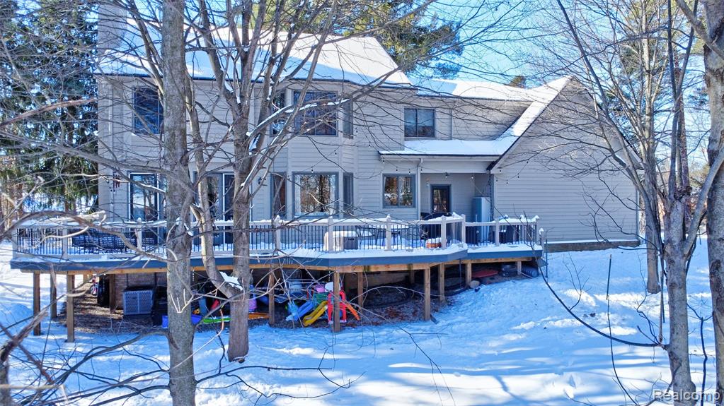 9619 Tree Top Court, Pinckney, MI, 48169