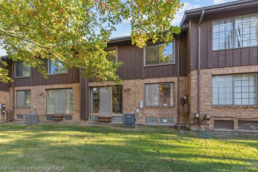 26692 Summerdale Drive, Southfield, MI 48033 — Photo 33