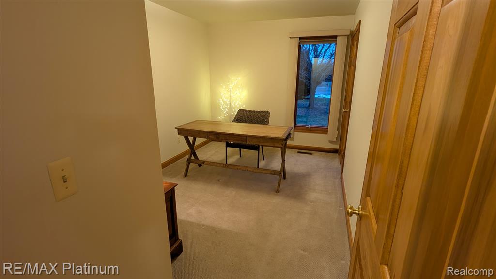 4066 W Knoll, Milford, MI 48380 — Photo 25
