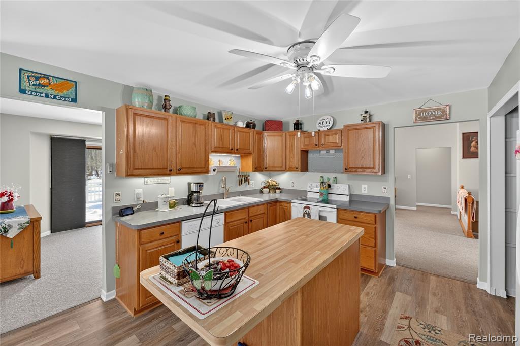 468 Dama View Court, Howell, MI 48855 — Photo 12