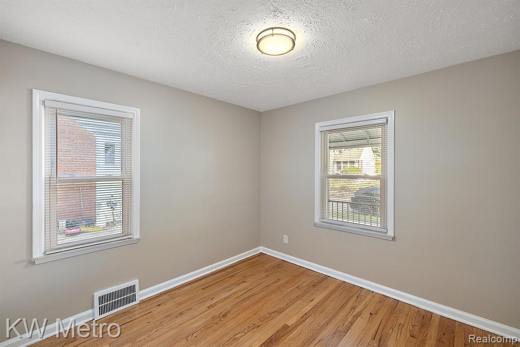 531 ALBANY Street, Ferndale, MI 48220 — Photo 7