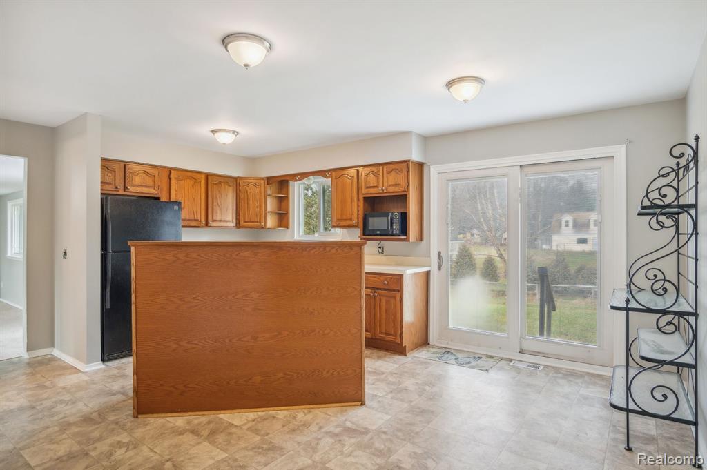 5236 PRATT Road, Lapeer, MI 48446 — Photo 8