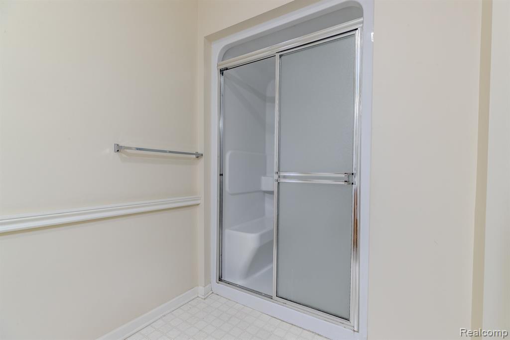 21429 ARCHWOOD Circle, 21, Farmington Hills, MI 48336 — Photo 19