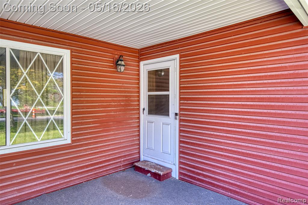 3518 N Shimmons Circle, Auburn Hills, MI 48326 — Photo 8