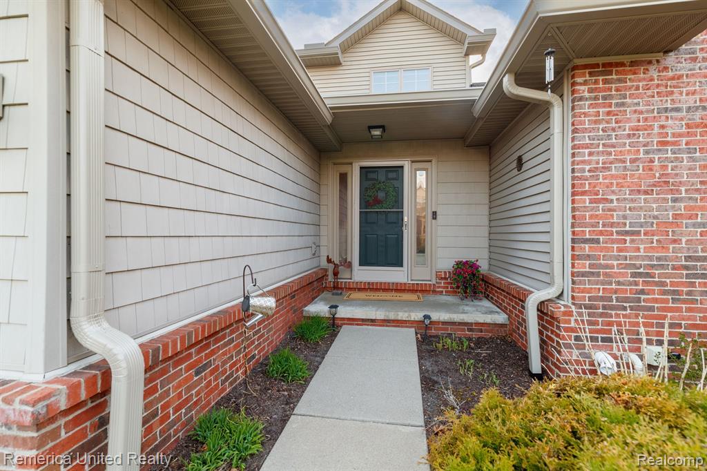 6240 Northridge Hills Drive, Brighton, MI 48116 — Photo 2