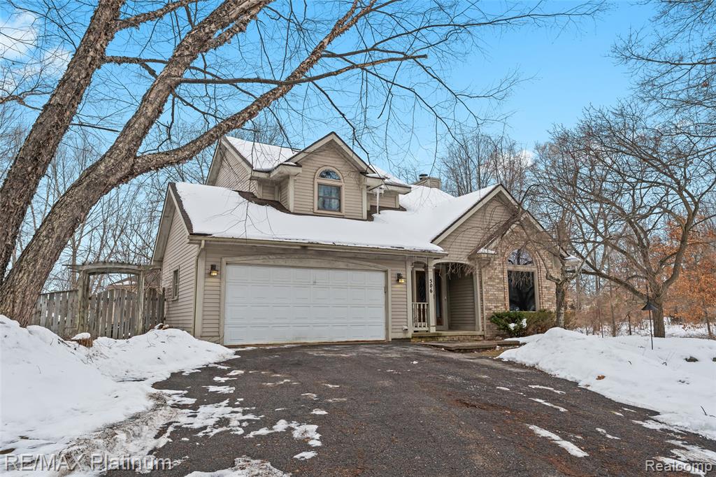 506 Foxfire Drive, Howell, MI 48843 — Photo 2