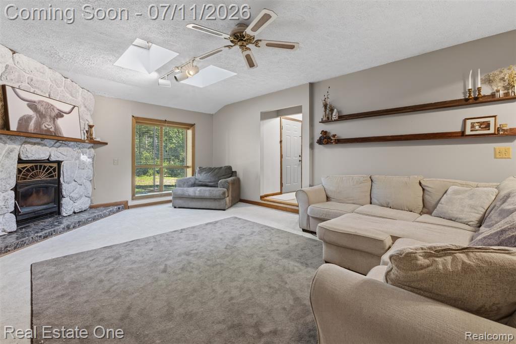 310 S Van Road, Holly, MI 48442 — Photo 16