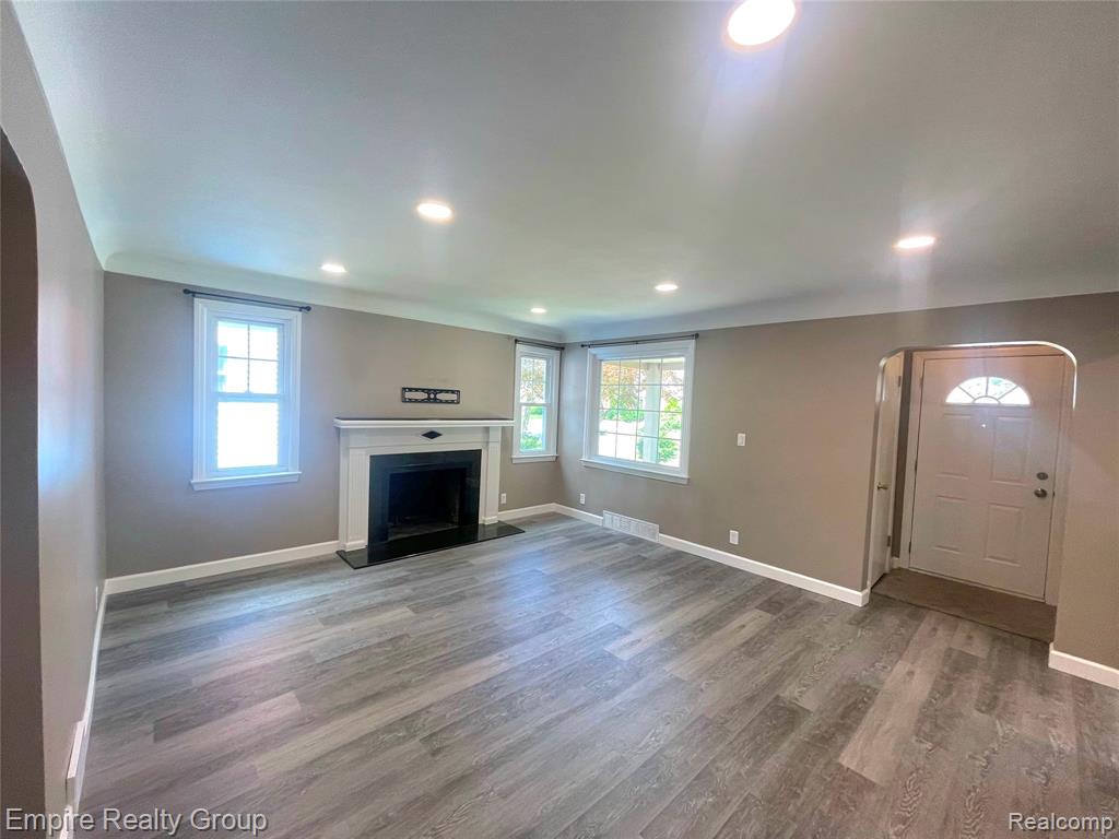913 N Vernon Street, Dearborn, MI 48128 — Photo 5