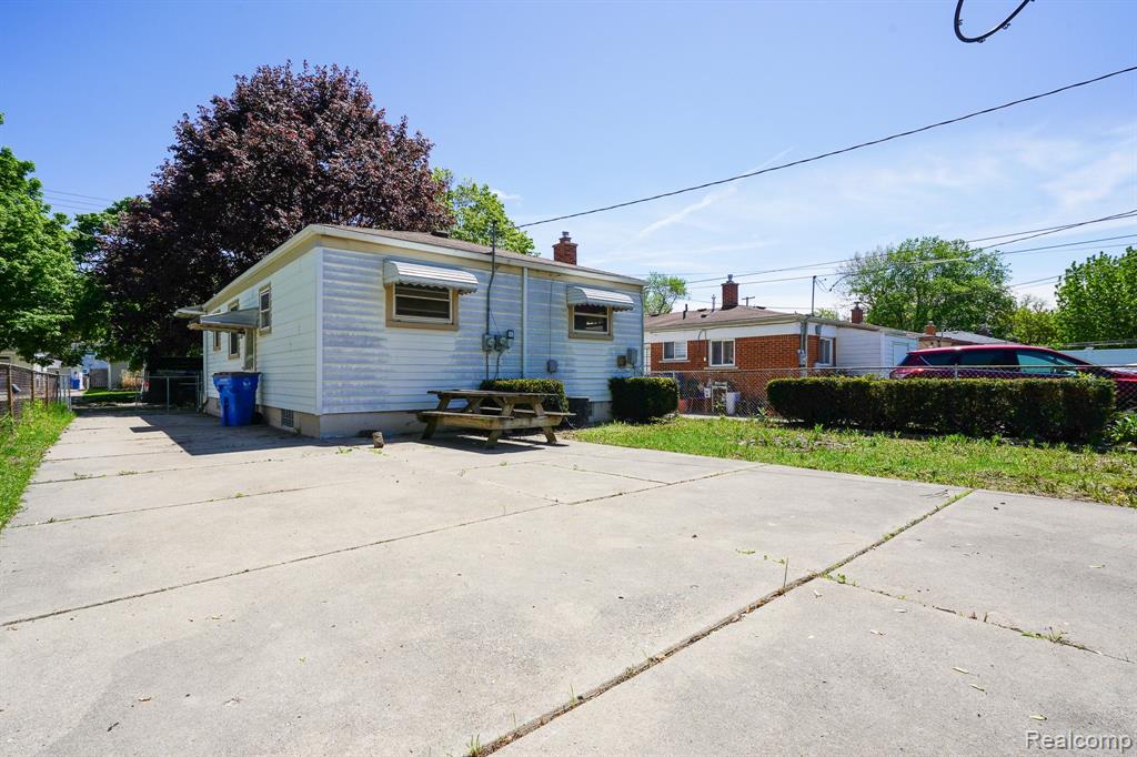 4620 DUDLEY Street, Dearborn Heights, MI 48125 — Photo 4