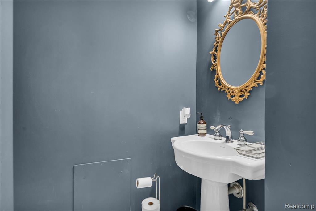 2900 E Jefferson Avenue, C5, Detroit, MI 48207 — Photo 26