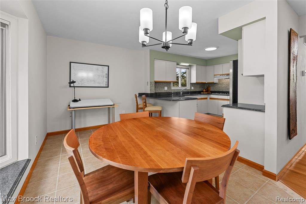 6452 Aspen Ridge Boulevard, West Bloomfield, MI — Photo 11