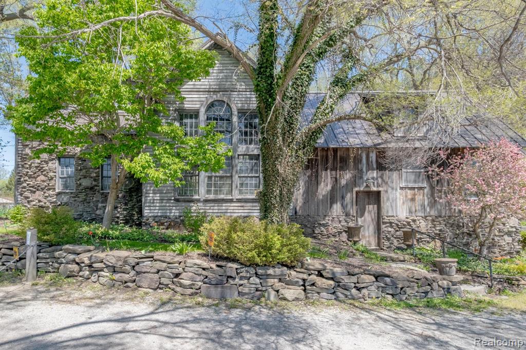 9225 FENTON Road, Grand Blanc, MI 48439 — Photo 4