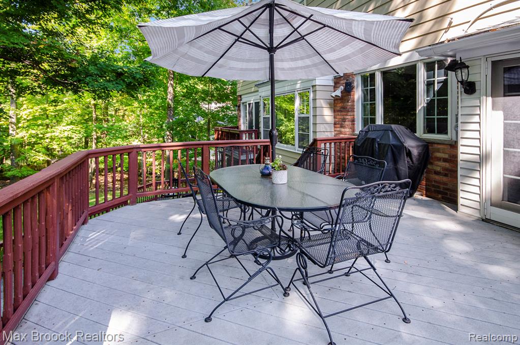32533 Robinhood Drive, Beverly Hills, MI 48025 — Photo 42