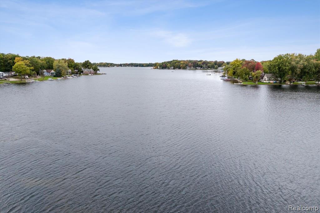 5630 Glen Echo Drive, Howell, MI 48843 — Photo 42